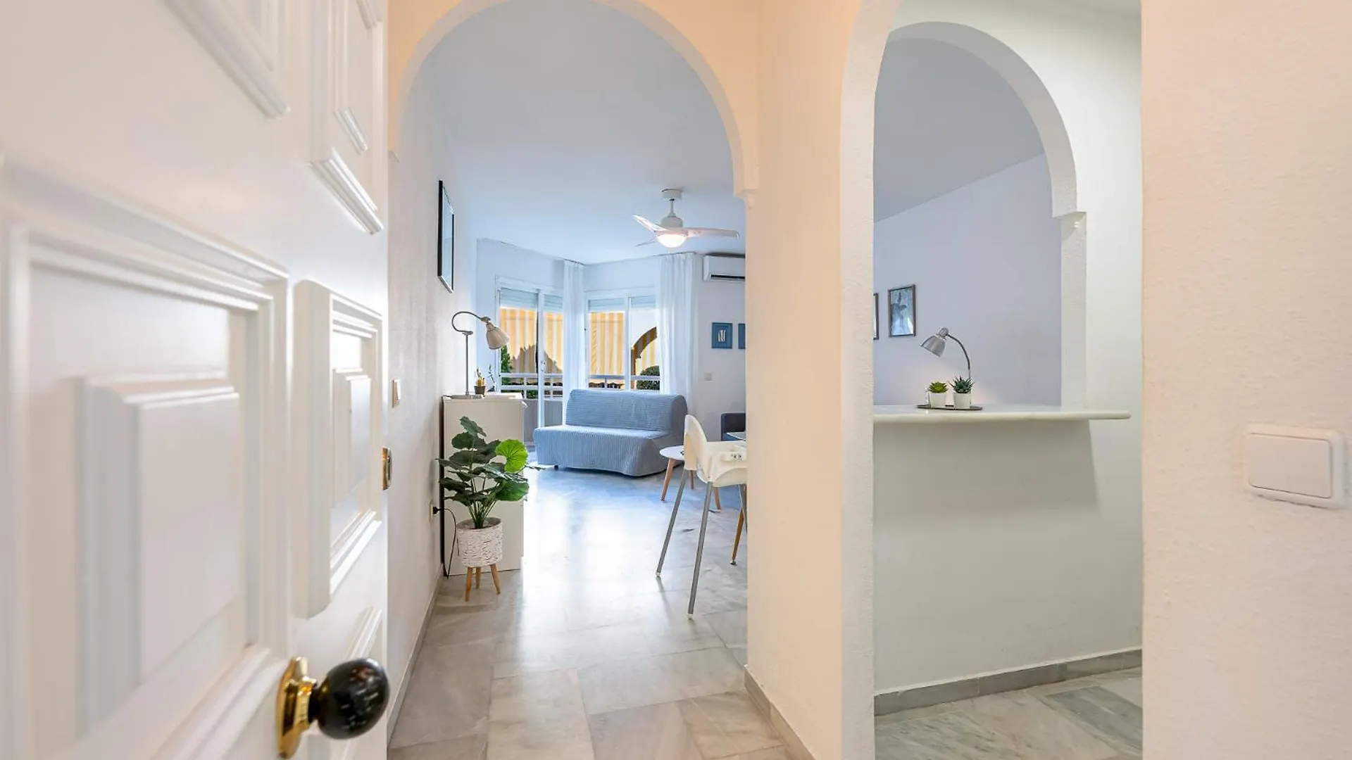 Carihuela Torremolinos With Pool And Free Parking 5 M Beach Διαμέρισμα