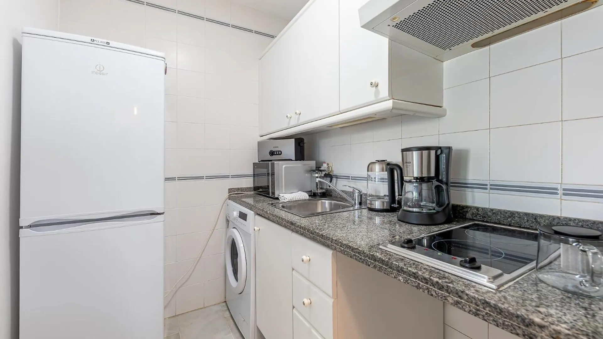 Carihuela Torremolinos With Pool And Free Parking 5 M Beach