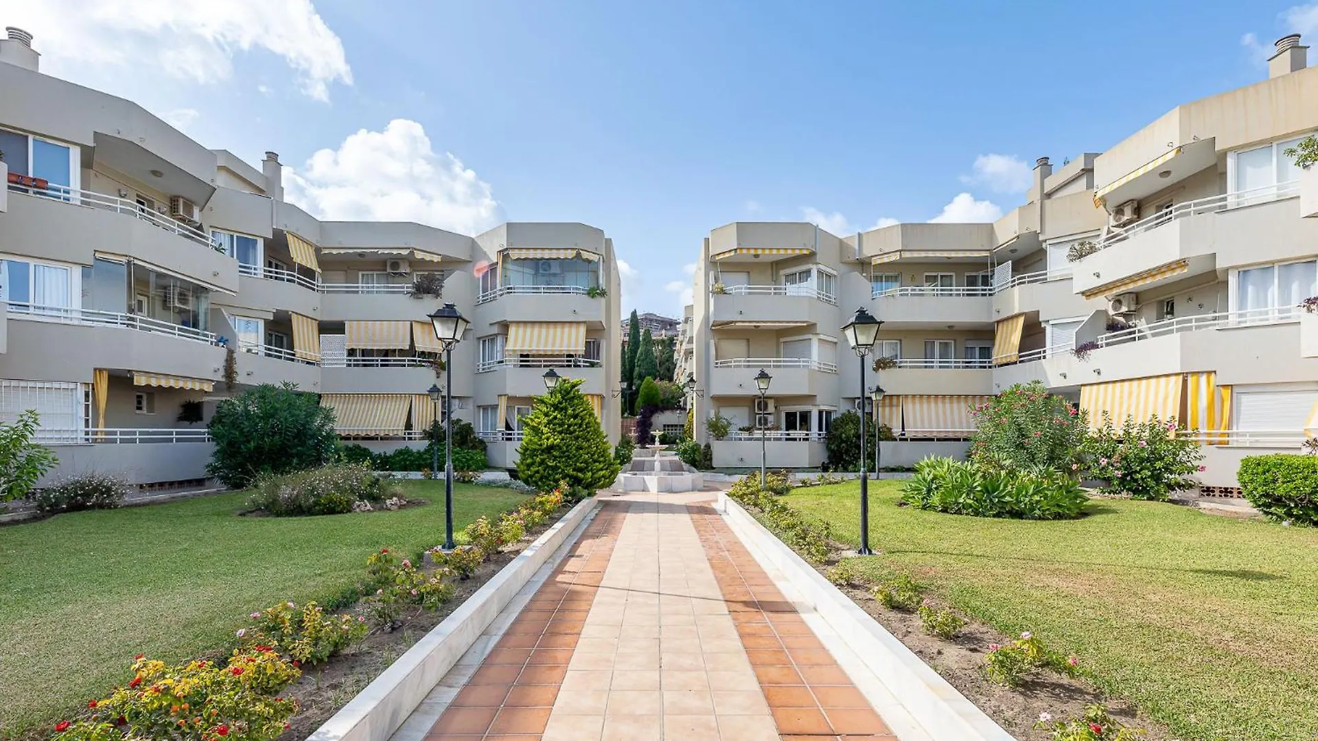 Carihuela Torremolinos With Pool And Free Parking 5 M Beach Spain